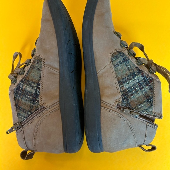 Cobb Hill by New Balance Bailee Alpine Brown Women's Lace-Up & Zip Ankle Boots - Picture 4 of 10